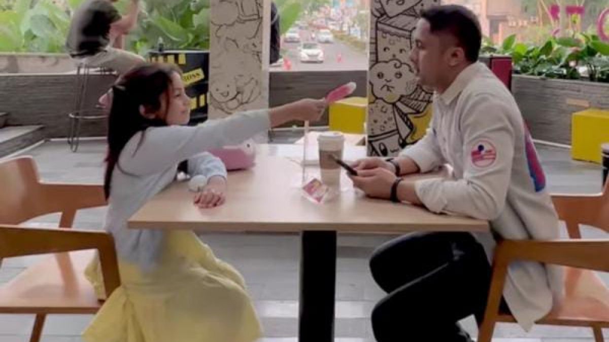 Hengky Kurniawan saat menghabiskan waktu bersama sang putri Shakila [instagram @hengkykurniawan]