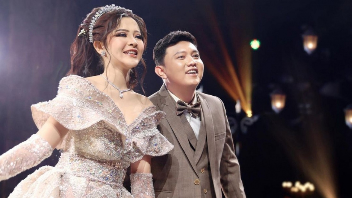 Pasangan suami istri, Denny Caknan dan Bella Bonita saat melangsungkan rangkaian prosesi pernikahan mereka. [Instagram]