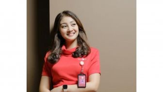 Nurlita Ramadhani, Pramugari Cantik, Senyumnya Bak Bidadari