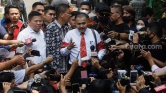 Kecewa Dilarang Masuk TKP Saat Rekontruksi, Kamaruddin Ancam Lapor Presiden