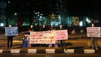 Mahasiswa Bertopeng Kritik Pemerintah, Rezim Jokowi Bikin Rudet