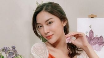 Dindra Nashriyah, Selebgram Hot yang Bikin Mata Pria Melotot