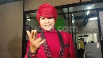 Dikabarkan Sang Istri Kena Santet, Pesulap Merah Bantah Itu Fitnah