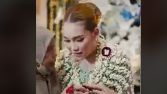 Ayu Ting Ting dan Boy William Akan Menikah? Beredar Video Prosesi Siraman dan Sungkeman di TikTok