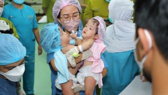 Pasca Operasi, Bayi Kembar Siam Asal Bandung Barat Bakal Jalani Rehabilitasi Medik