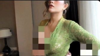 Kebaya Hijau Full No Sensor Trending di Twitter, Netizen Kok Serbu Instagram Model Renna Dyana?