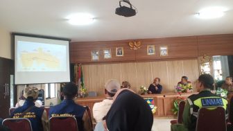 Tim Pengmas Unjani Lakukan Sosialisasi dan Mitigasi Bencana Sesar Lembang pada Warga Pakuhaji Bandung Barat