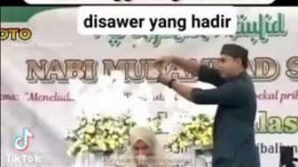 Video Detik-detik Qoriah Disawer di Panggung Viral, Netizen Murka! Katanya Begini