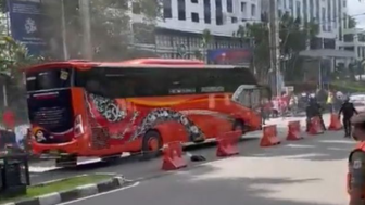 WADUH! Bus Timnas Vietnam Dikepung Bom Asap Jelang Laga Semifinal Piala AFF 2022 Lawan Indonesia