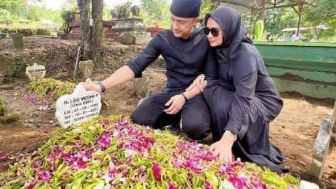 Hengky Kurniawan Berduka, Sonya Fatmala Kuatkan Sang Suami