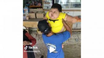 Viral! Sosok Bayi Jumbo Umur 1 Tahun Dengan  Berat 25Kg Jadi Sorotan Warganet, Simak Informasi Selengkapnya di sini