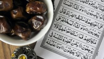 Niat Puasa Ramadhan Lengkap Bacaan Arab, Latin, dan Terjemahnya