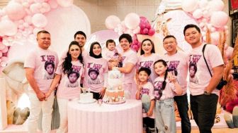 Momen Bahagia Acara Ulang Tahun Ameena Aurel Berikan Kado Emas, Tapi Sayang Keluarga Halilintar Malah Berlibur Ke Dubai, Kenapa Yaa?