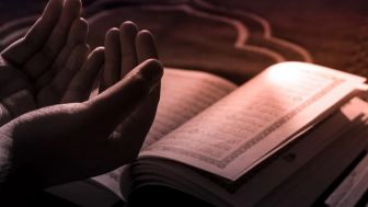 Amalan yang Bisa Dilakukan saat Malam Nisfu Sya'ban 2023: Selain Baca Al Quran, Bisa Lakukan Ini
