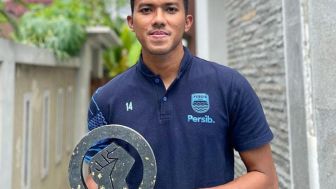 Waduh! Kiper Utama Persib Bandung, Teja Paku Alam Harus Absen Lawan Persik Kediri, Ini Alasannya