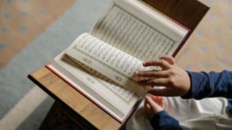 Bacaan Surat Al-Kahfi Latin dan Artinya Bahasa Indonesia Lengkap dengan Keutamaannya Dibaca di Hari Jumat