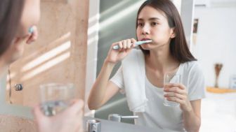 Batalkah Berkumur dan Sikat Gigi Saat Puasa? Begini Penjelasan dan Hukumnya