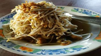 Rekomendasi untuk Pecinta Makanan Gurih, Yuk Nikmati Kelezatan di Lontong Kupang Pak H. Woko
