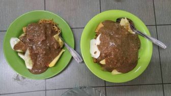 Kuliner Legendaris! Ini Dia Kelezatan yang Ditawarkan di Rujak Cingur Genteng Durasim