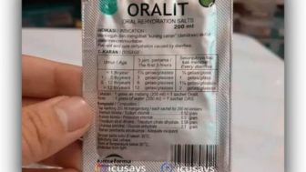 Viral Kabar Minum Oralit Saat Sahur,  Bikin Tidak Haus Selama Puasa? Cek Faktanya