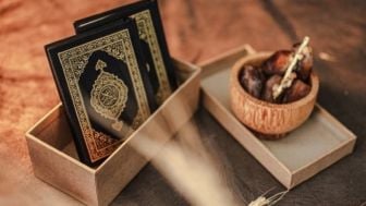 Jangan Hanya Bisa Baca Saja, Ketahui Adab-Adab dalam Membaca Al-Quran agar Ibadah Tidak Sia-Sia