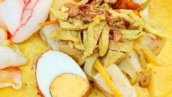 Ide Masakan untuk Perayaan Idul Fitri, Ayo Kita Bikin Ketupat Opor Ayam Kuning!