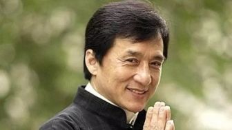 CEK FAKTA: Ida Dayak Sembuhkan Jackie Chan dalam Waktu 3 Menit usai Kedatangannya yang Tiba-Tiba