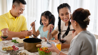 Gak Usah Baper! Ini Ide Jawaban Pas Ditanya 'Kapan Nikah' Di Acara Kumpul Keluarga saat Lebaran Idul Fitri, Ngenes Banget Yaa...