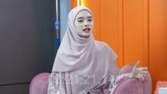 Trending! Inara Rusli Buka Cadar Demi Menafkahi Anak-Anaknya : Cek Fakta Hukum Buka Cadar