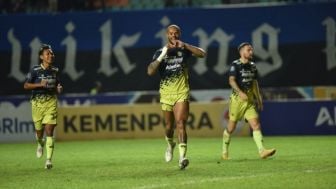 Sedang Berlangsung Persib Bandung vs Arema FC Malam Ini di Indosiar dan Vidio.com: Klik Link Live Streaming Gratis di Sini