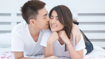 Jangan Langsung Main! Ini Dia Manfaat Melakukan Foreplay Sebelum Berhubungan Badan