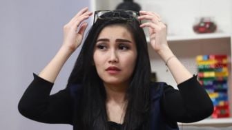 Detik-Detik Ayu Ting Ting Marah Kepada Wartawan Saat Disinggung Soal Enji: Tolong Jangan Di Depan Anak Saya