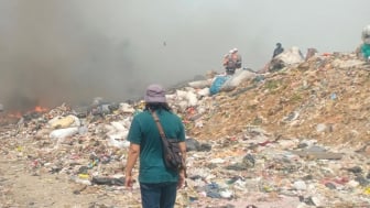 Imbas TPA Sarimukti Bandung Barat Terbakar, Warga Sekitar Terancam Kehilangan Mata Pencaharian