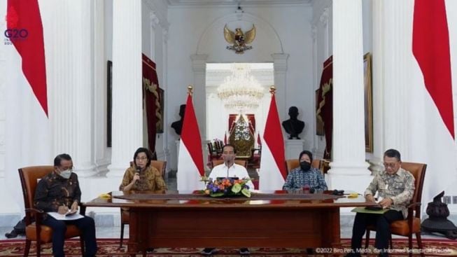 Harga BBM Naik, Presiden Jokowi Siapkan Tiga Bansos