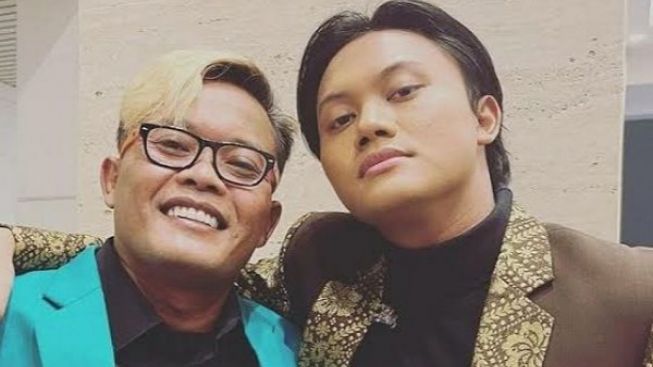 Ulang Tahun ke-46, Sule Dapat Hadiah Mewah Ini dari Rizky Febian