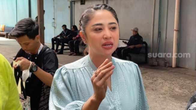 Ini Alasan Dewi Persik Tidak Mau Cabut Laporan Ibu - ibu yang Sudah Hina Dirinya di Medsos, Padahal Sudah Nangis Bareng