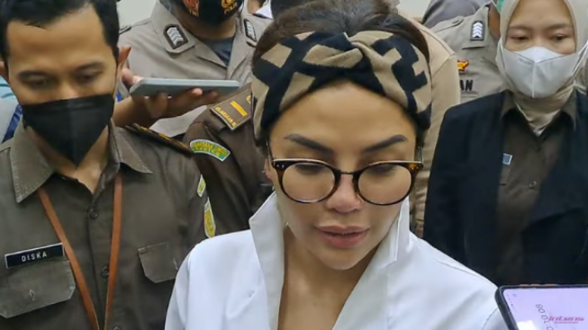 Derita Skoliosis atau Tulang Bengkok, Nikita Mirzani : Agak Nyeri Kadang kalau Kambuh Suka Sakit