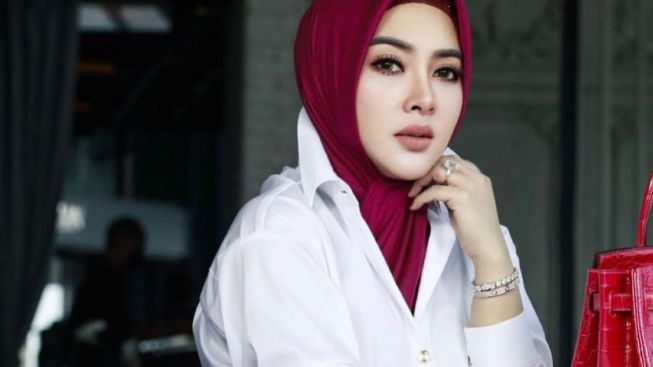 Daftar Mantan Kekasih Syahrini, Nomor 3 Gak Ada yang Nyangka Deh!