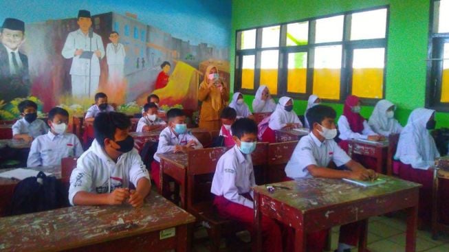 Perdana Masuk Sekolah, Disdik Bandung Barat Ingatkan Prokes Selama Pembelajaran