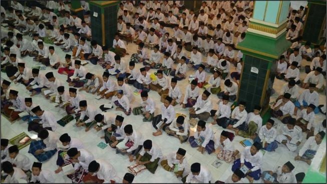 Naskah Khutbah Jumat Tentang: Kewajiban Mencari Ilmu di Era Digital, Lengkap Khubtah Pertama dan Kedua