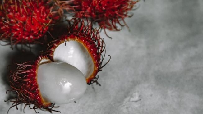 Lagi Musim Rambutan nih, Tahu Gak Kandungan dan Manfaatnya yang Sangat Besar Bagi Tubuh? Cek di Sini