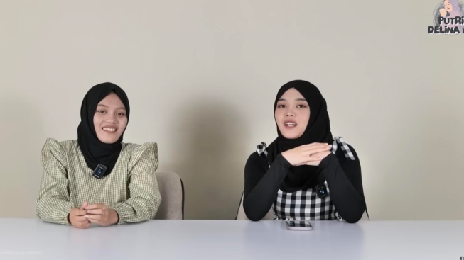 Duh Bak Pinang Dibelah Dua! Ternyata Putri Delina Punya Kembaran, Netizen Bingung Mana Yang Asli dan KW