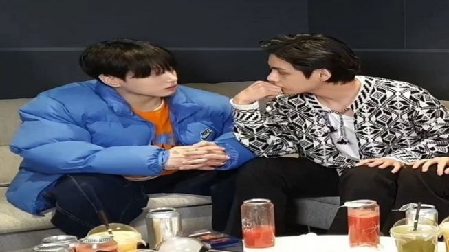 Trending! Jungkook dan Taehyung BTS Bikin Army Terkesan Saat Momen Ini