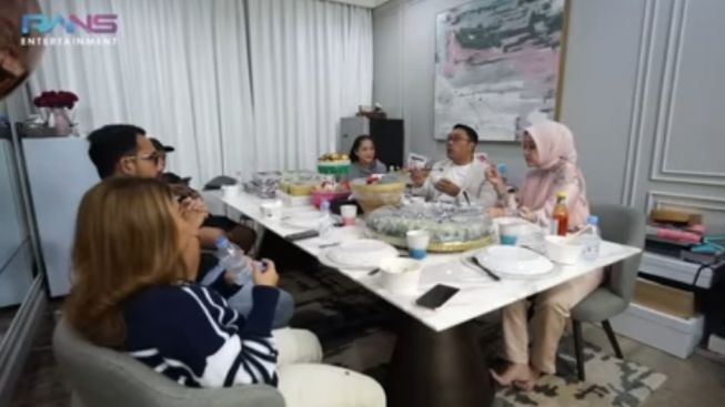 Raffi Ahmad Undang Gubernur Ridwan Kamil Untuk Sahur Bareng Di Rumah Sultan Andara: Menu Sultan?
