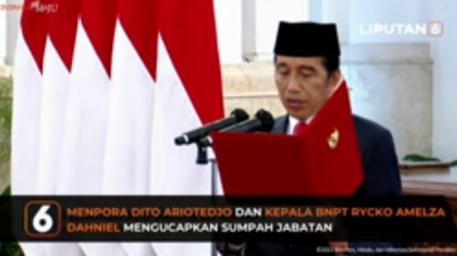 Sumpah Janji Menpora di Hadapan Presiden Jokowi, Dito Resmi Gantikan Zainudin