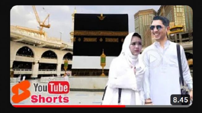 CEK FAKTA: Arya Saloka Ajak Amanda Manopo Umroh, Kebahagian Membuat Mereka Larut dalam Suasana