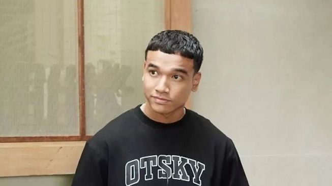 Fadly Faisal Mendadak Unggah Story Ini Usai Viral Video Syur Rebecca Klopper, Tak Pasang Foto Pacar?