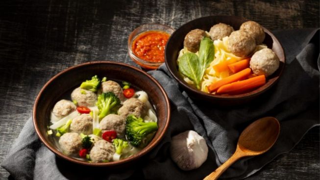 3 Rekomendasi Tempat Bakso di Bandung yang Wajib Ajak Sekeluarga Pas Hari Raya Lebaran Idul Fitri Nih!