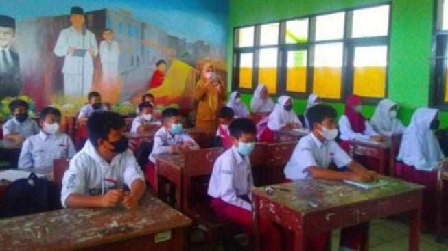 Ratusan Kelas Rusak di Bandung Barat telah Diperbaiki