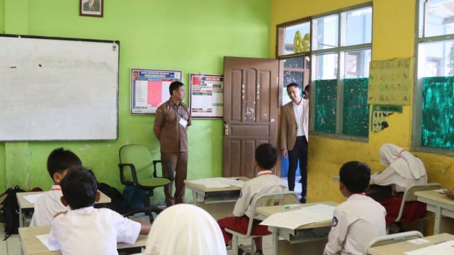 Rehabilitasi Sekolah di Pelosok Bandung Barat Jadi Prioritas, Hengky Kurniawan: Upaya Tingkatkan Mutu Pendidikan